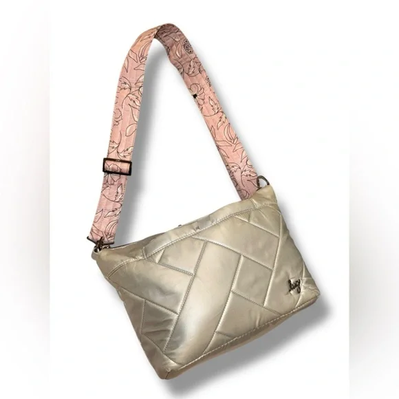 🤍Lug Flare 2 Crossbody bag with 2 straps Silver Quilted RFID - Picture 3 of 15
